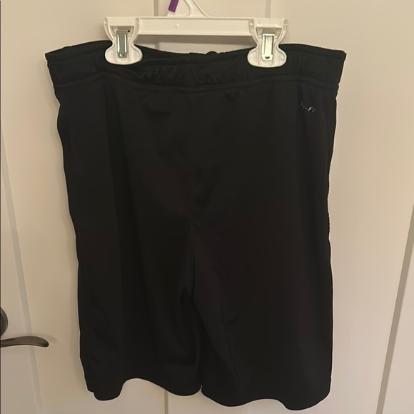 Nike Boys Black Athletic Shorts, size Youth M - Picture 4 of 6